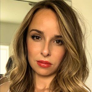 Meet your Posher, Alisa